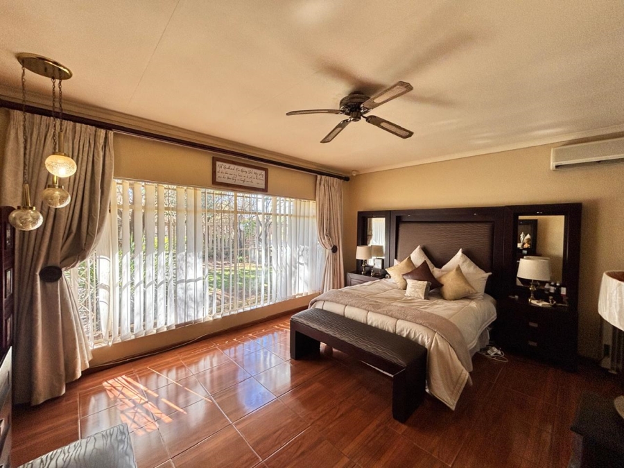 4 Bedroom Property for Sale in Flamwood North West